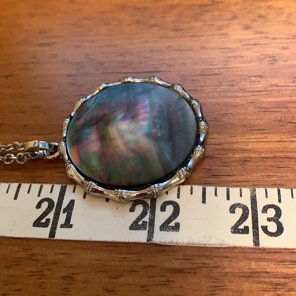 WHBM Abalone Pendant Necklace Silver Tone Metal - Picture 5 of 11